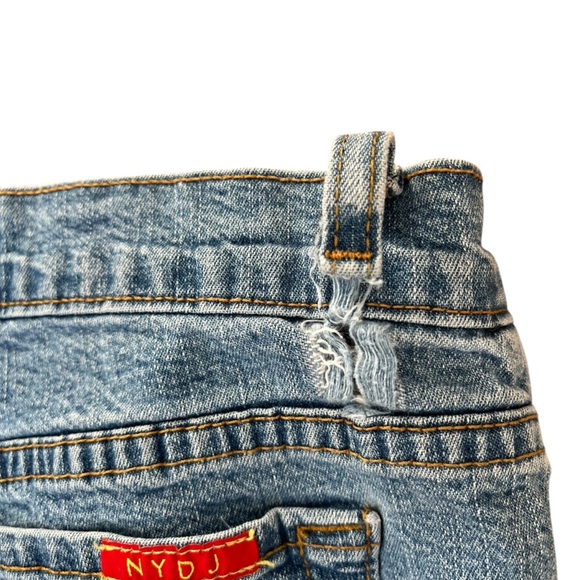 NYDJ Tummy Tuck Size 12 Medium Wash *Belt Loop Rip* Boot Cut Stretchy - Picture 5 of 9